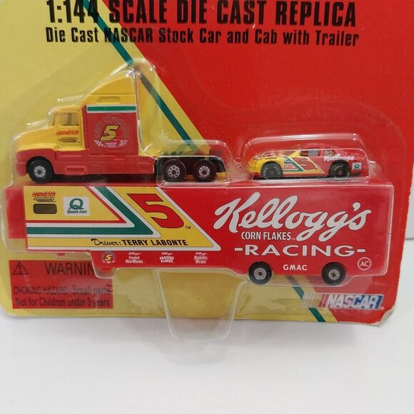 #5 Terry Labonte 1/64 Nascar Racing Champions Racing Team Transporter #N048 - Picture 2 of 4